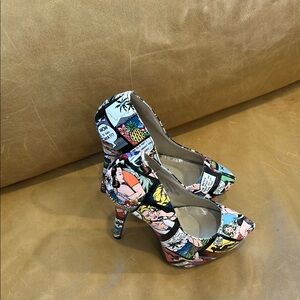 Bumper Multicolor Comic Print Platform Heels